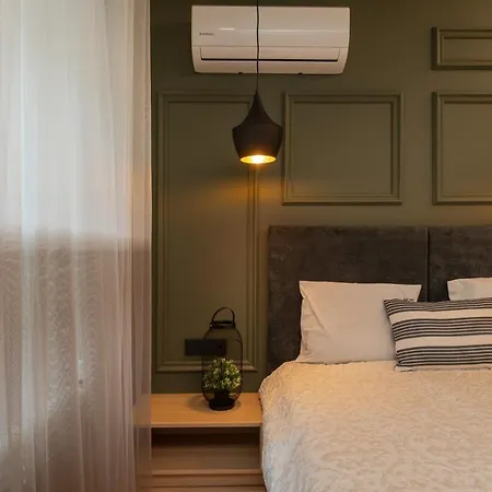 Apartment Luxury 2-Bedroom & 2-Bathroom Flat With Garden