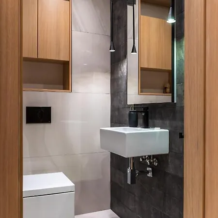 Luxury 2-Bedroom & 2-Bathroom Flat With Garden Sofía