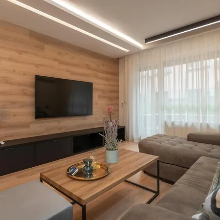 Apartamento Luxury 2-Bedroom & 2-Bathroom Flat With Garden Sofía