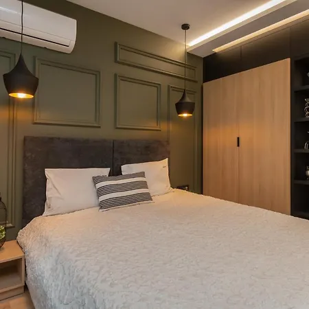 Luxury 2-Bedroom & 2-Bathroom Flat With Garden Apartamento Sofía