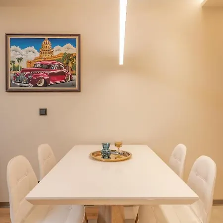 Apartment Luxury 2-Bedroom & 2-Bathroom Flat With Garden Sofia